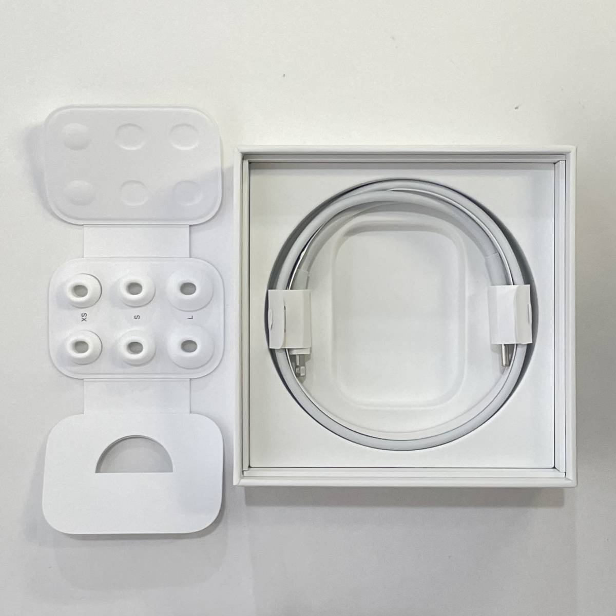 中古美品】Apple AirPods Pro（第2世代/2022） MQD83J/A AirPods Apple