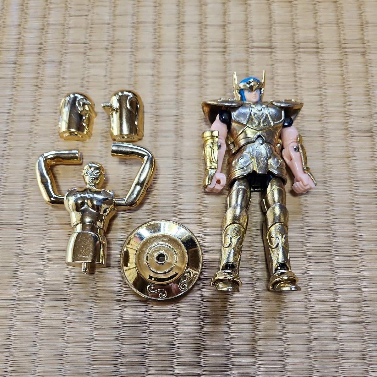 レア 新品未使用 バンダイ 聖闘士星矢 アリエスクロス 牡羊座の聖衣 