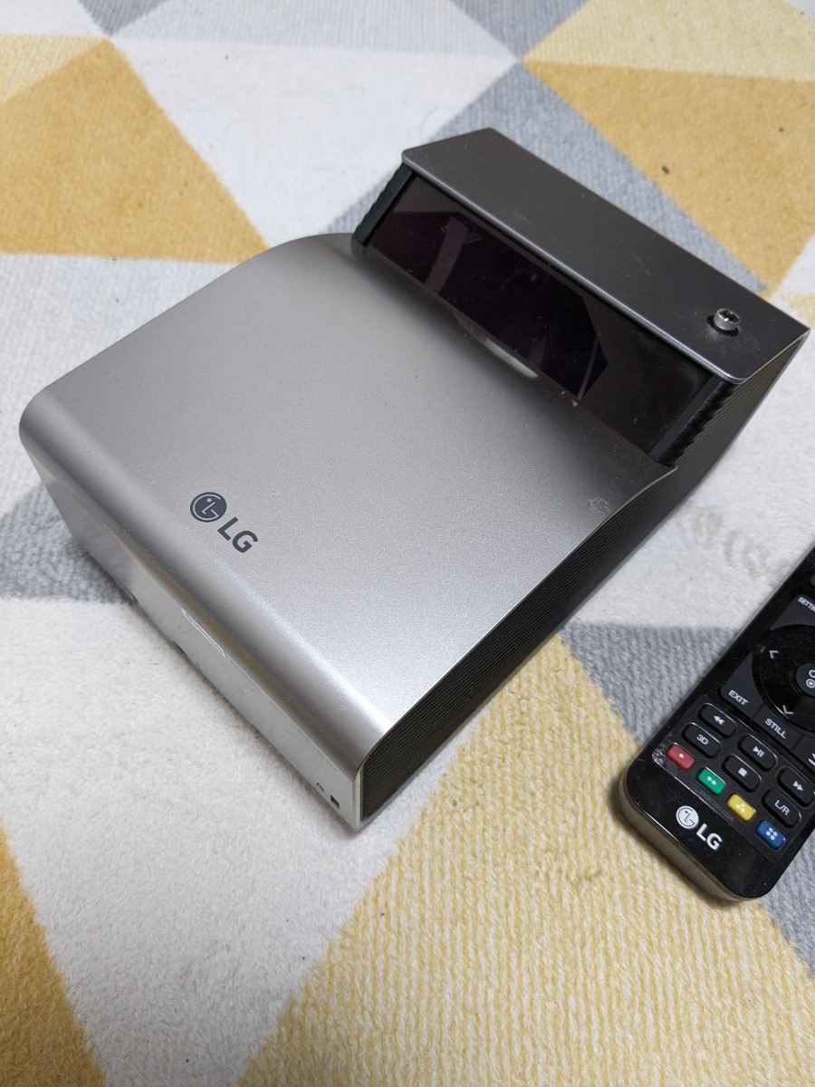 プロジェクター LG PH450UG 超短焦点モデル PH450UG LG 超短焦点 超短