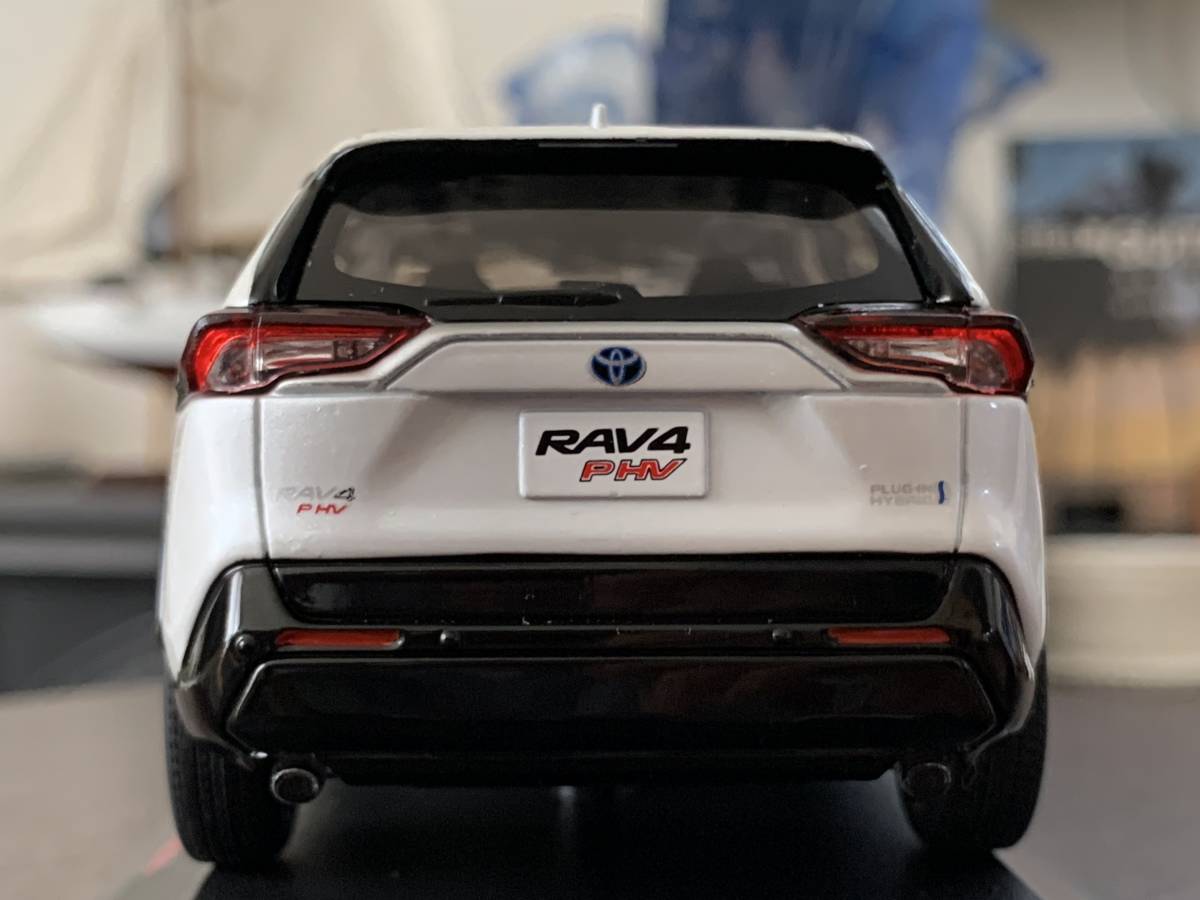 1/30 トヨタ RAV4 PHV 非売品 カラーサンプル ミニカー ホワイトパール