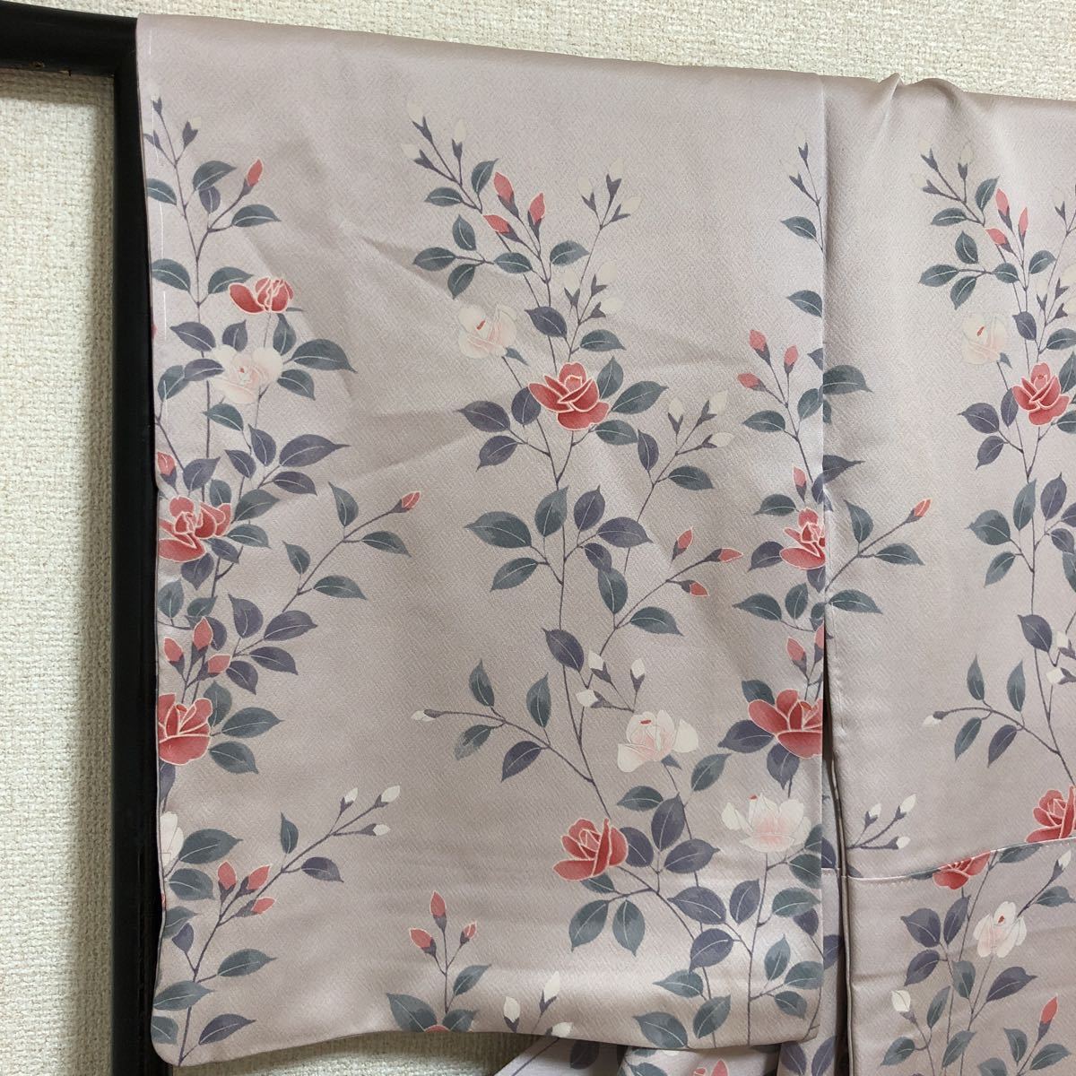 着物　しつけ糸あり　総柄　小紋　正絹　春夏秋冬　花柄　薔薇　着丈160cm 裄丈63cm 0822-17w