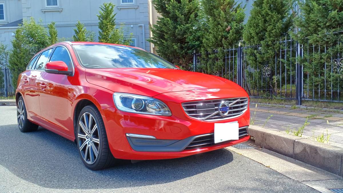 出品価格が総額H2８年ボルボV60D4 SE評価４．５極上ワンオーナーほぼ無傷の極上車/前後ドラレコOP18AW安全装備満載/検７/１ディーラー整備