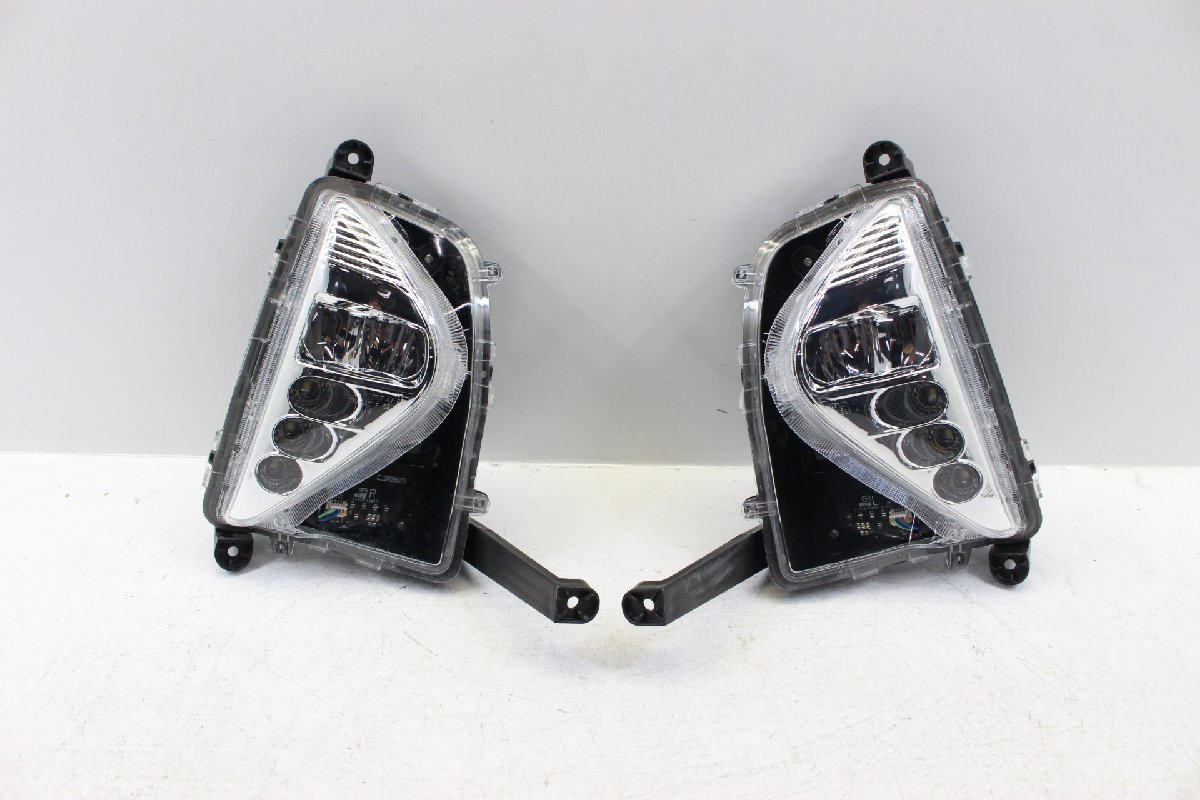 美品/キズ無　プリウス　ZVW50　50　フォグランプ　フォグライト 左右　コイト　47-83　81210-47030　81220-47030　285370-285371-A206