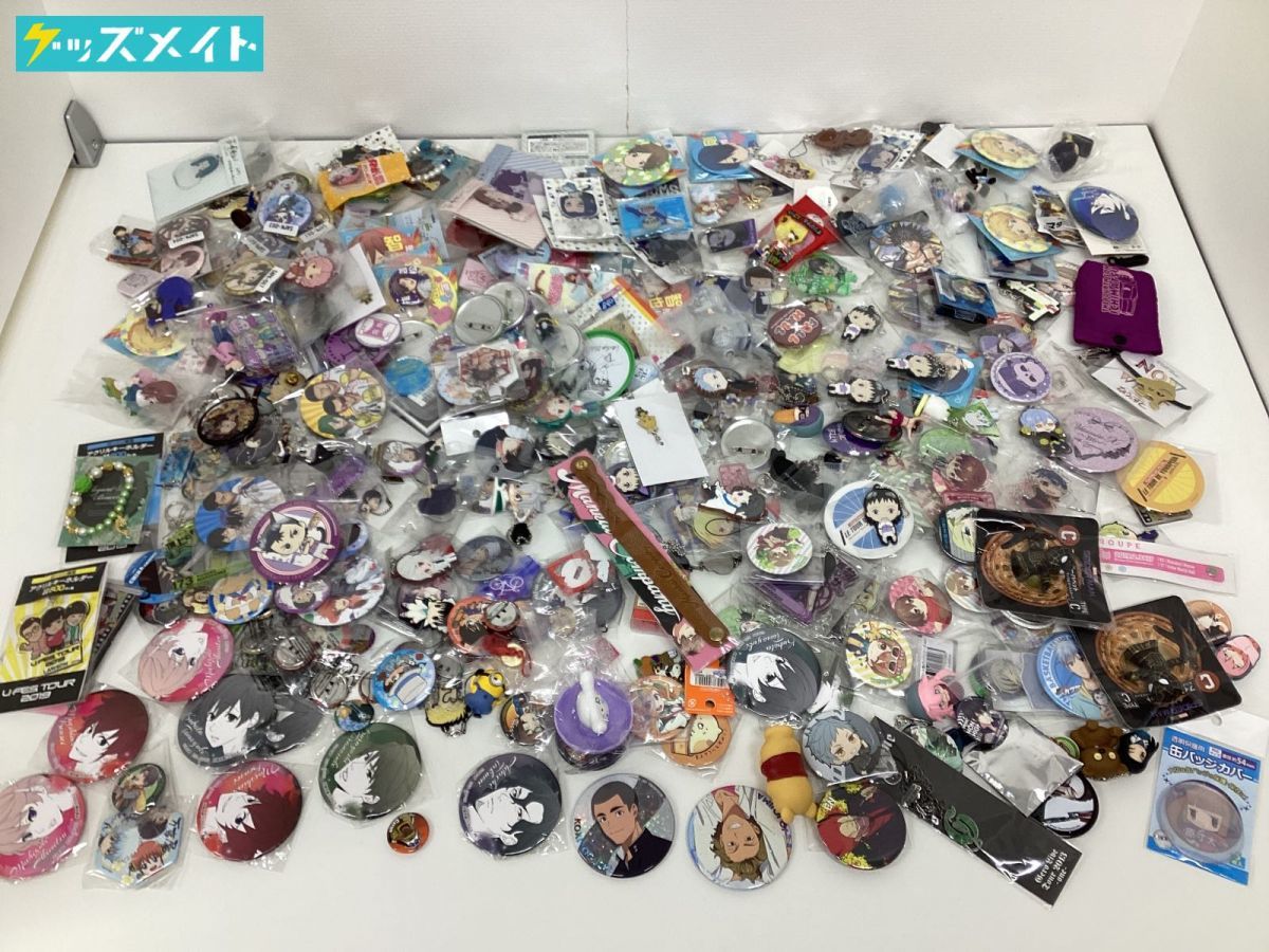 現状】アニメ ゲーム グッズ まとめ売り 缶バッジ アクリル