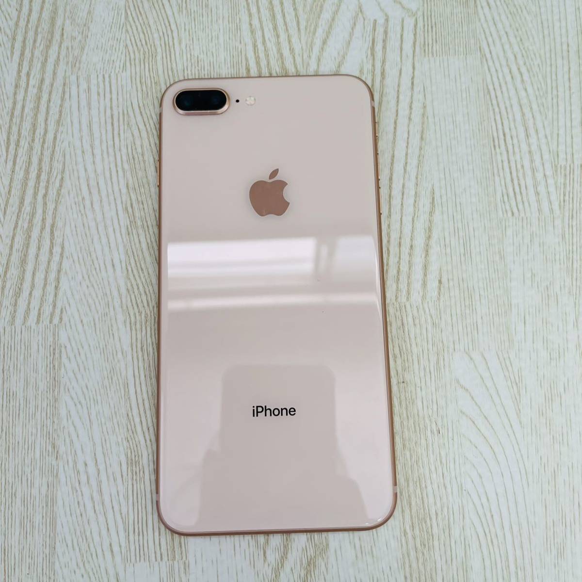 Apple アップル iPhone8 Plus？ スマホ本体 ピンク 充電可能 Y iPhone