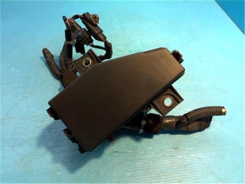 ホンダ 純正 フィットeHEV 《 GR4 》 ヒューズボックス 38253-TZB-J01 P11600-23006605