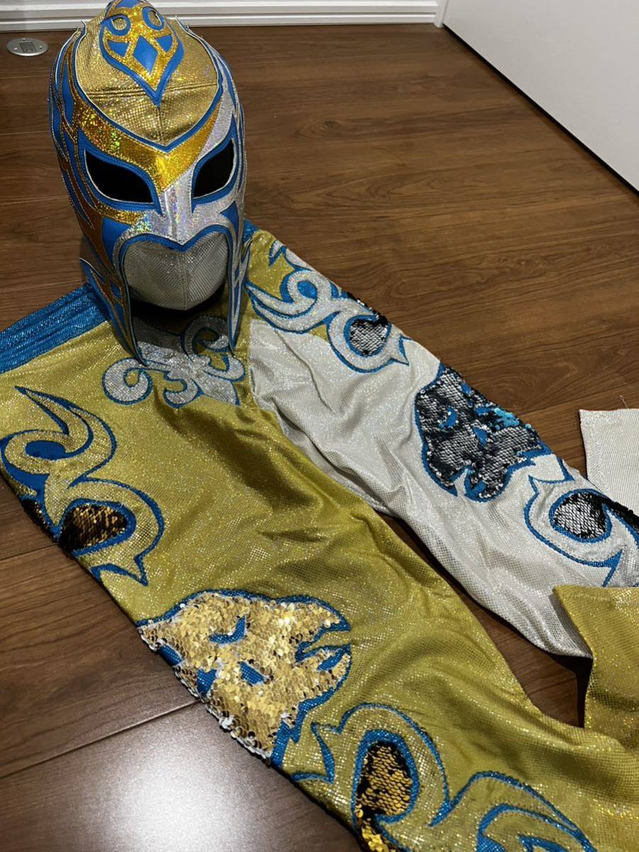 CMLL エスフィンへ　アレナメヒコ本人使用済みマスク&来日時着用パンツセット　サイン、着用写真有り