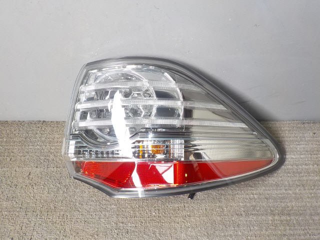 中古 クラウン DAA-GWS204 右テールランプ 81550-30B91 ICHIKO 30-348