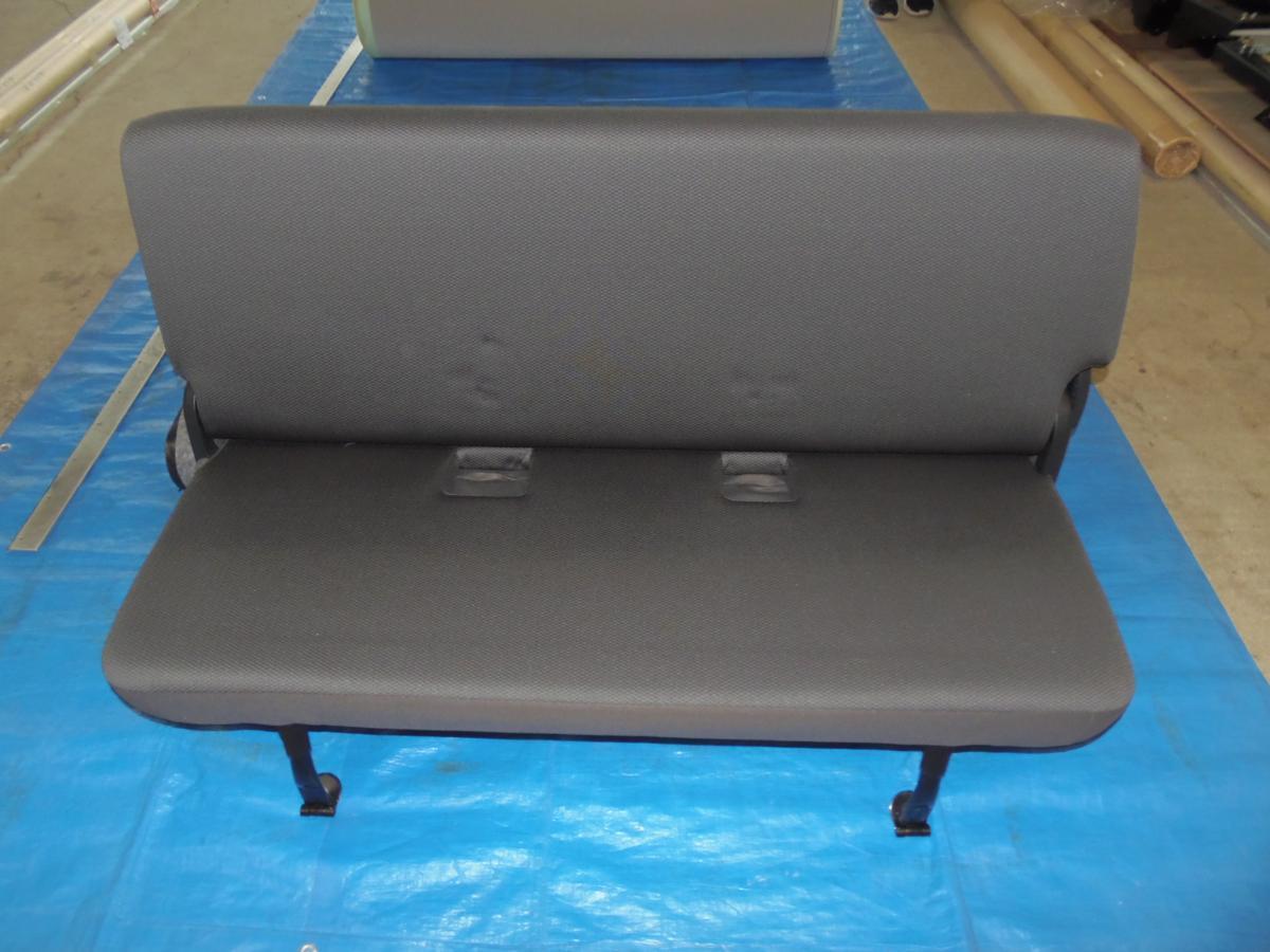 ★送料込★ハイエース 200系 DX 標準幅用　セカンドシート＜23002＞