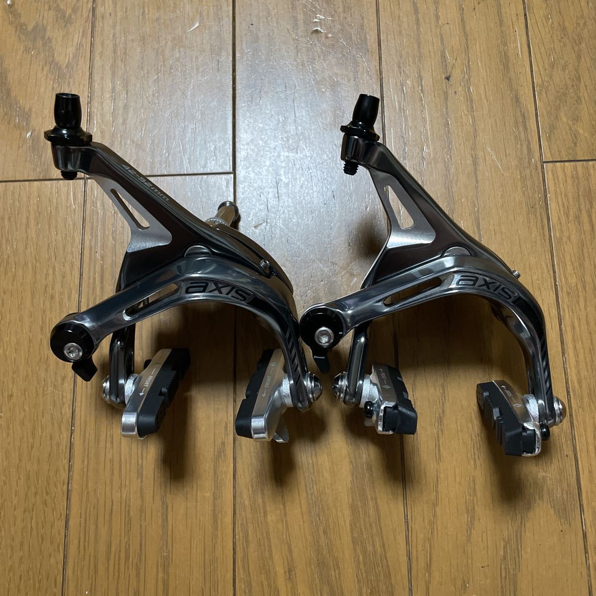 スペシャライズドAXIS 2.0キャリパーブレーキ 新品ブレーキシュー