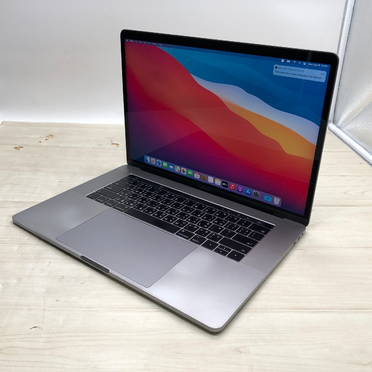 Pro - MacBook Apple (2017) i7 0 15-inch 1 Review 16GB Bar Touch 15 