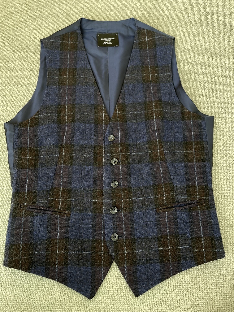 タリアトーレ TAGLIATORE イタリア製 秋冬ジレ ベスト 46サイズ≒日本サイズM相当 USED 美品！