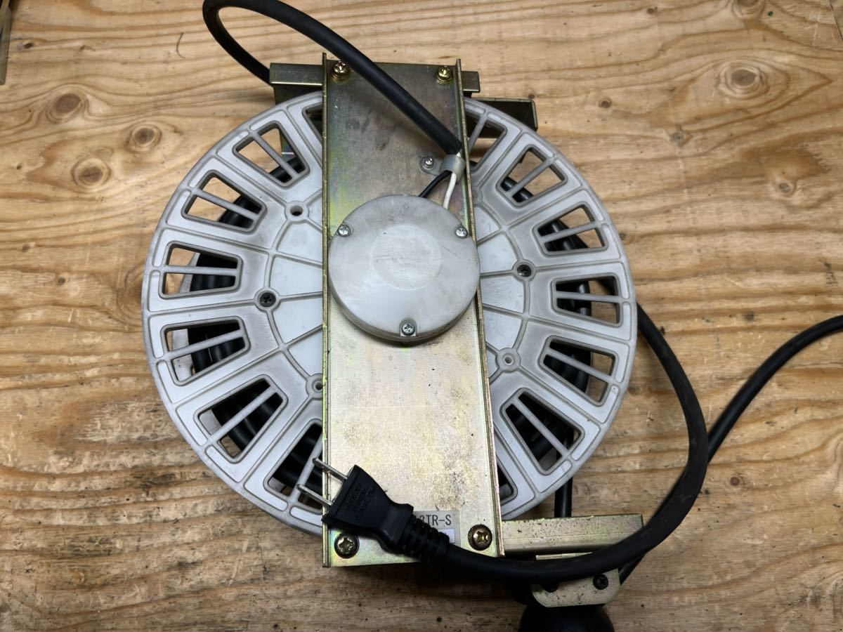 新品未開封 2個 マキタ バッテリー　6.0Ah　18V BL1860B ☆10m嵯峨電気コードリール コンセントリール 自動車整備ガレージに