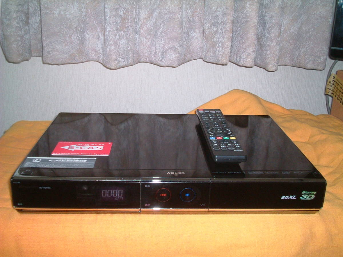 1ヶ月保証　シャープ BD-HDW63　HDD/DVD/ブルーレイ/ レコーダー ２番組同時録画　 320GB　新品リモコン　 B-CASカード付