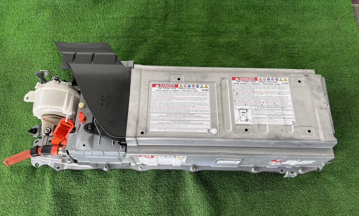 福岡県田川郡 トヨタ アクア ハイブリッドバッテリー交換｜車修理