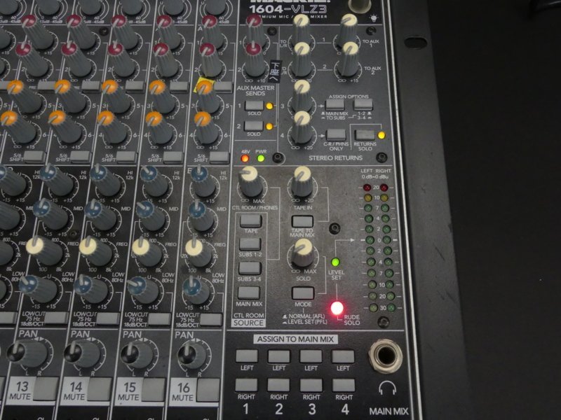 w239 マッキー MACKIE 1604-VLZ3 アナログミキサー ジャンク No2