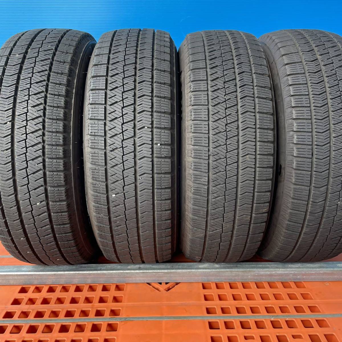 195/65R15 ブリヂストン　BLIZZAK VRX2 スタッドレスタイヤ　195/65/15 4本　2021年製造 