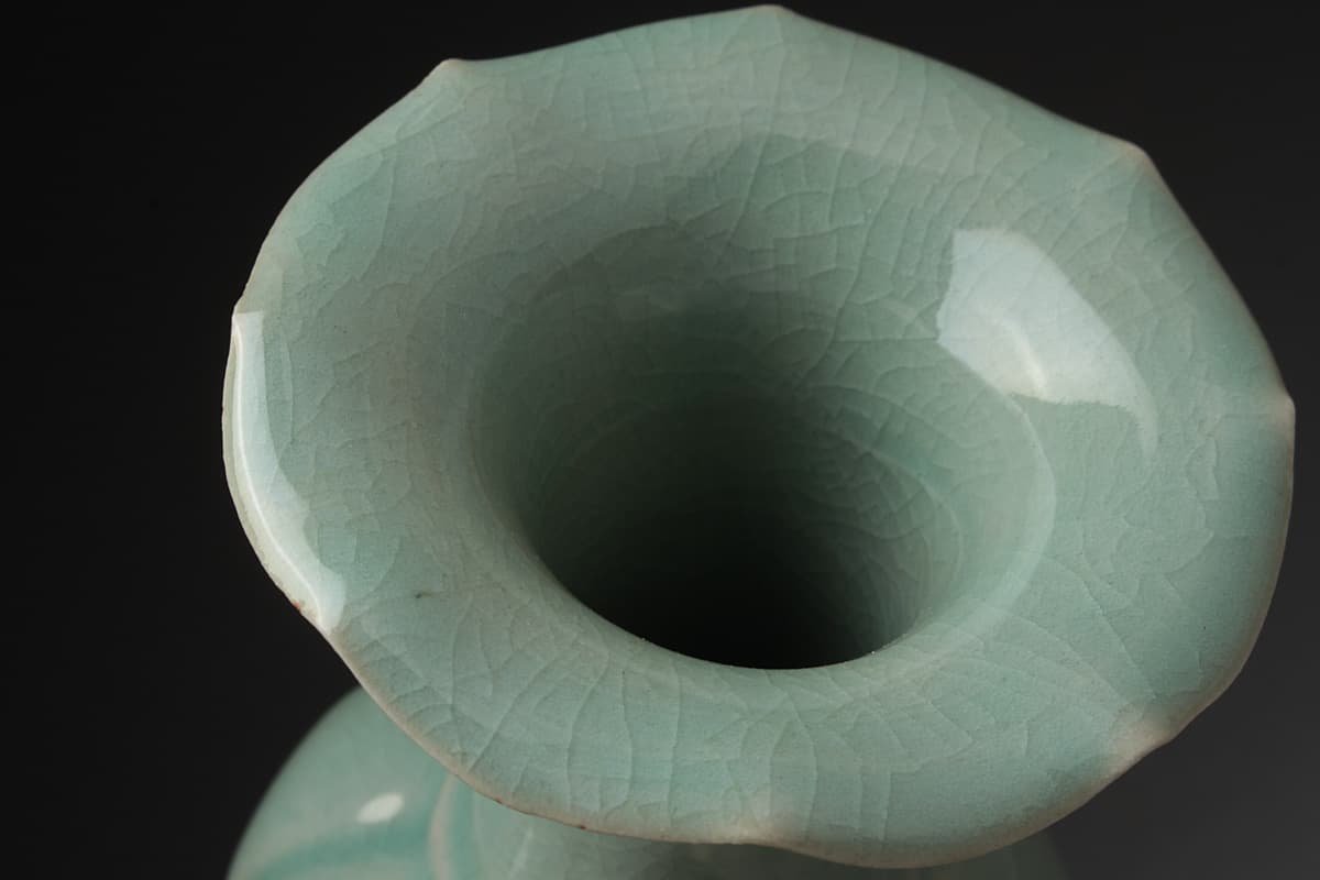 EN016 韓国人間文化財 柳海剛 作(柳根瀅)高麗青磁 素文陽刻 瓜形