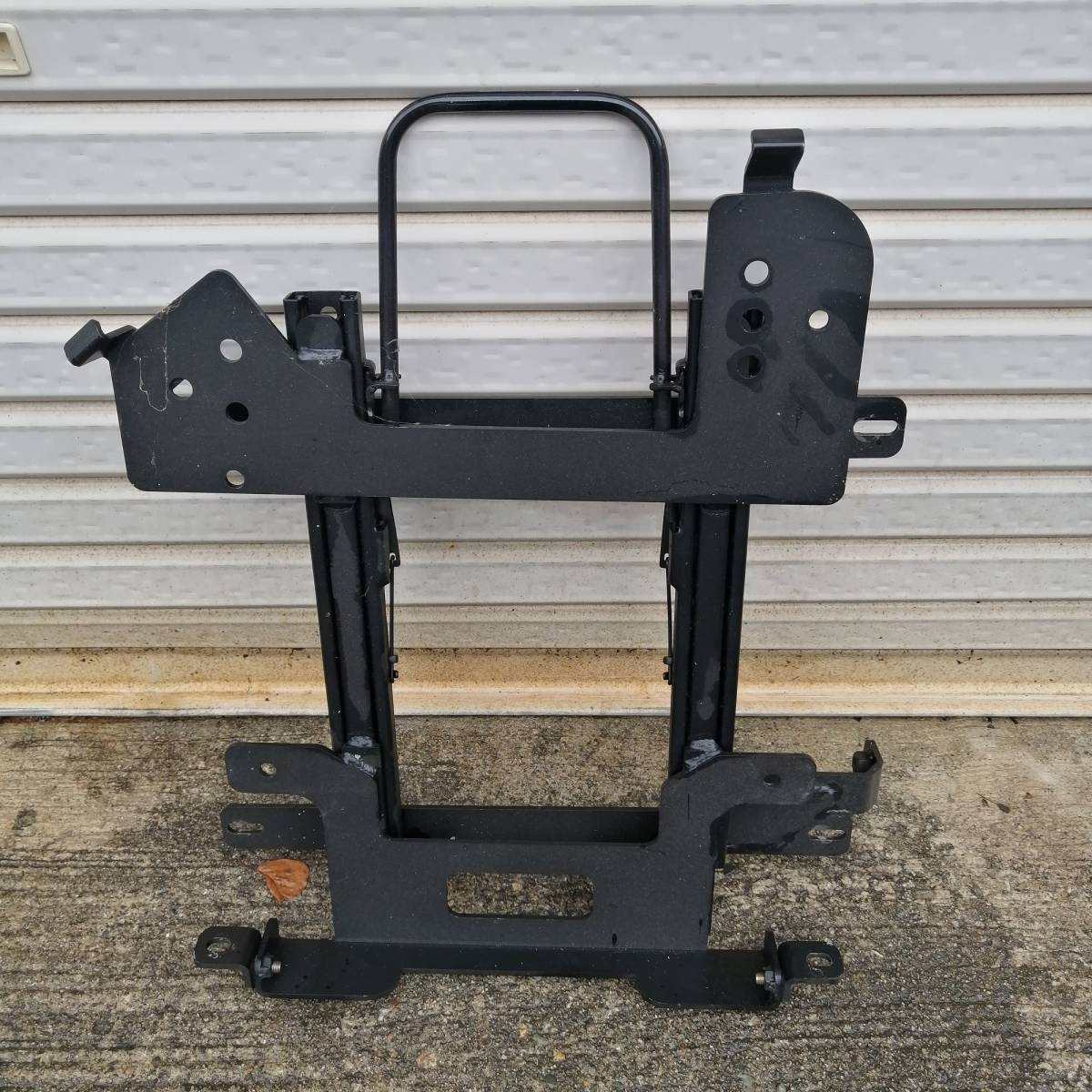 送料無料！カワイ製作所 DA17V DA17W エブリイ エブリィ シートレール 右側 運転席側 底止め レカロシート対応 S077R