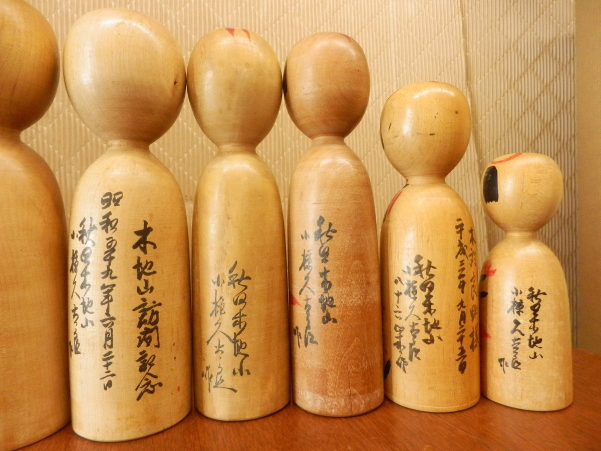伝統こけし 19 / 小椋久太郎 秋田木地山 高さ:約27.5〜14.5cm まとめて
