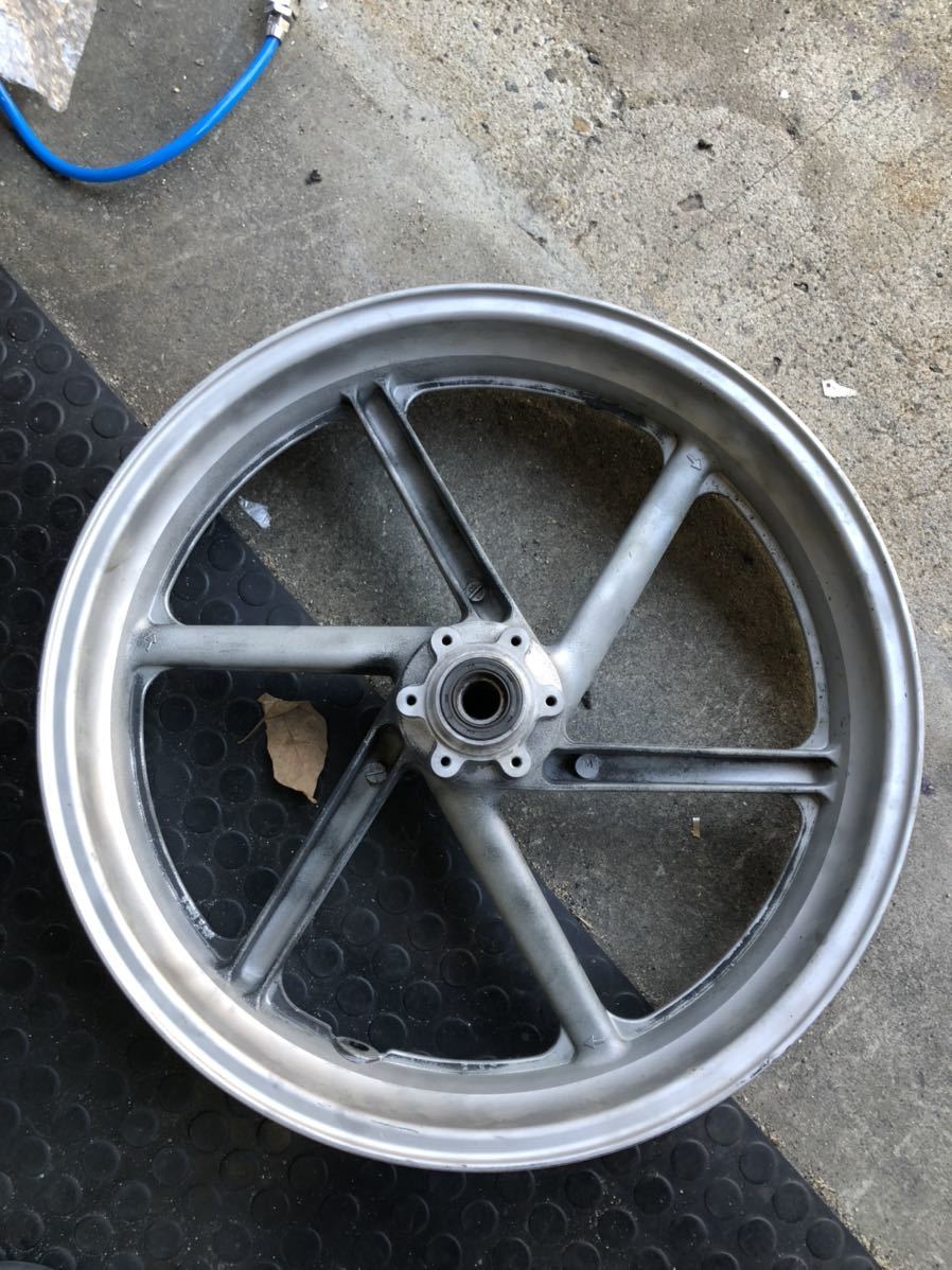 vfr400r nc30 フロントホイール　cbr400rr RVF400 nc30 送料代引き　未定