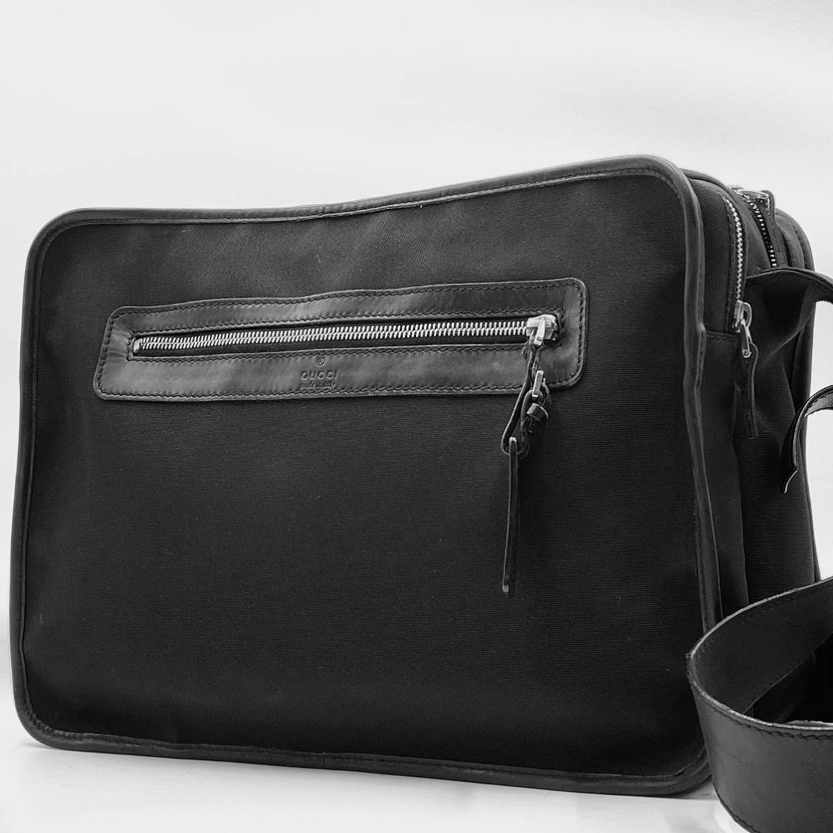 入手困難 GUCCI グッチ ショルダーバッグ メッセンジャーバッグ メンズ
