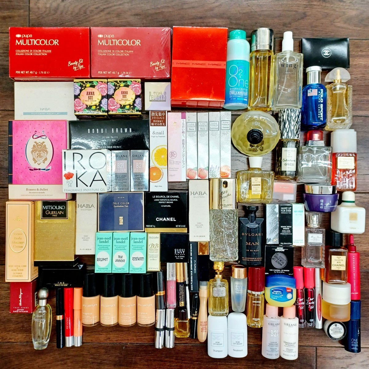① コスメ 香水 まとめ売り 大量 CHANEL Yves Saint Laurent シュウウエムラ GUCCI Christian Dior ゲラン 化粧品 口紅 アイシャドウ 他 WK