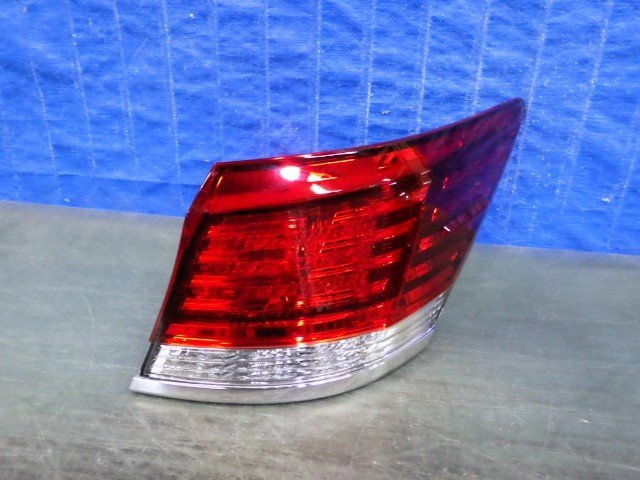 S1432 クラウン ロイヤル GRS210 右テール LED 30-404 P GRS211 AWS210 