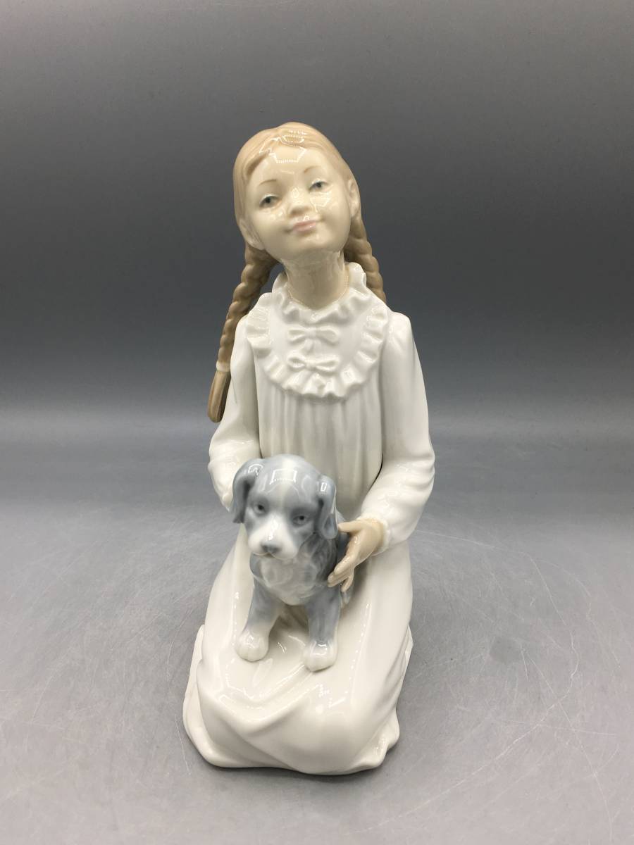 工芸品 リヤドロ ナオ 女の子 三つ編み 犬 少女 置物 フィギュリン