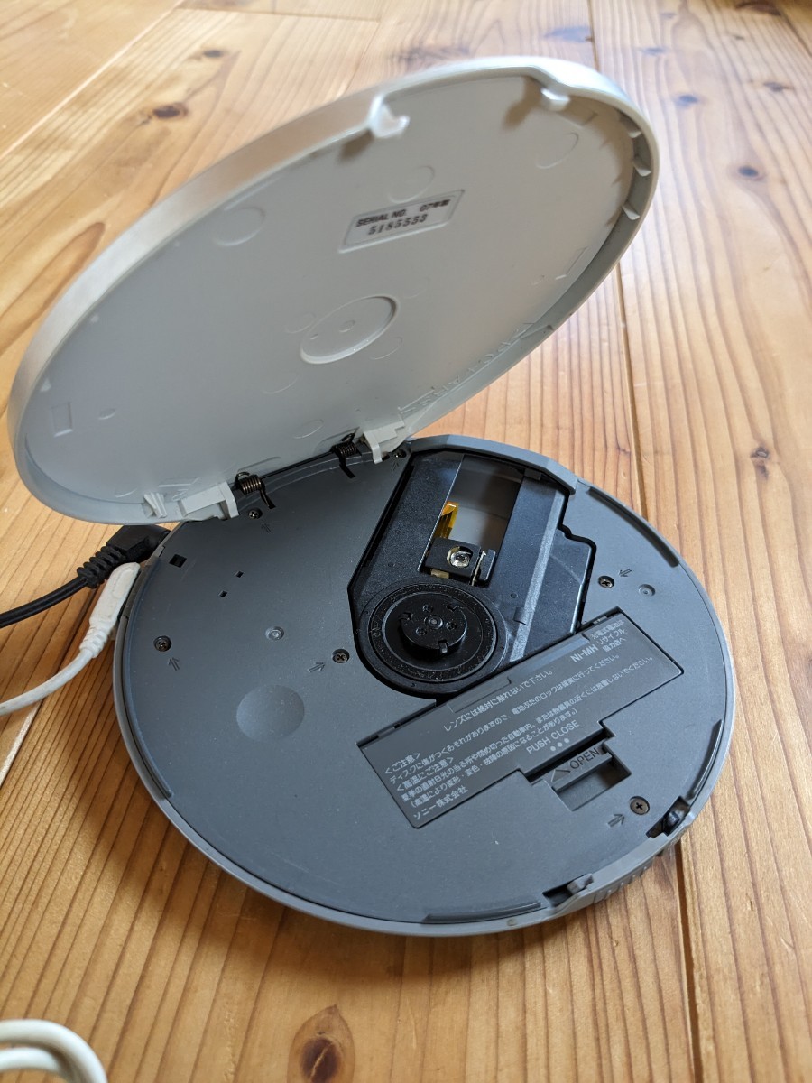 ジャンク SONY ソニー D-NE730 CD WALKMAN ウォークマン プレーヤー