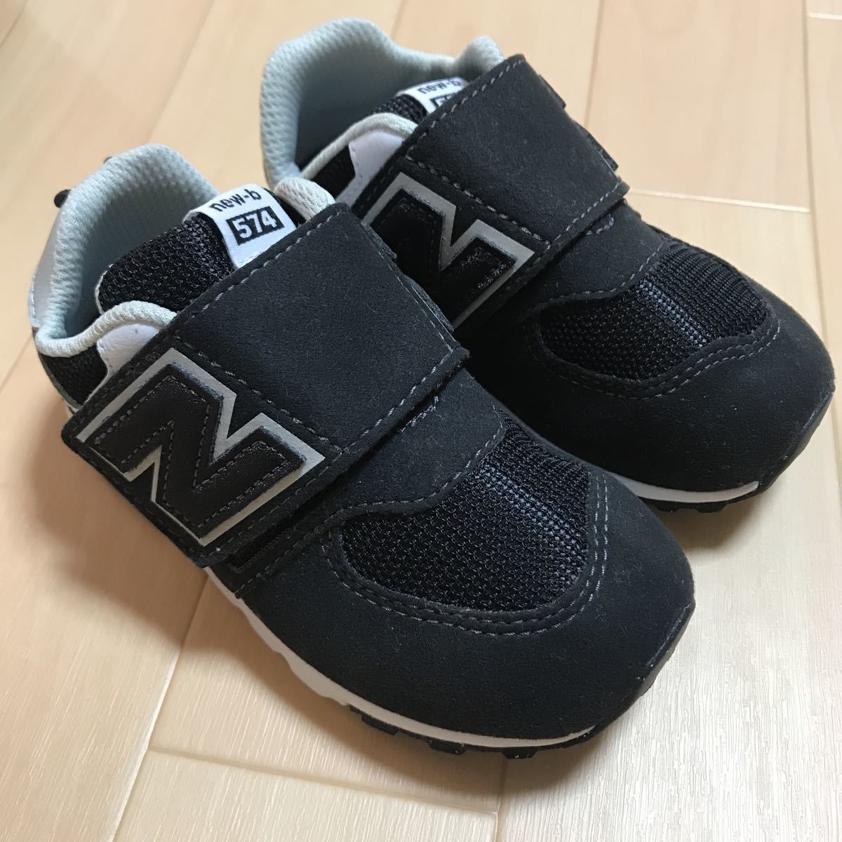 スニーカー　15.5サイズ　　ニューバランス new balance キッズ　ベビー　newbalance 靴　黒　a29