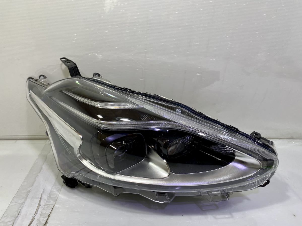 シエンタ NSP170 後期 純正 LED ヘッドライト 右 81110-52N00 KOITO 52