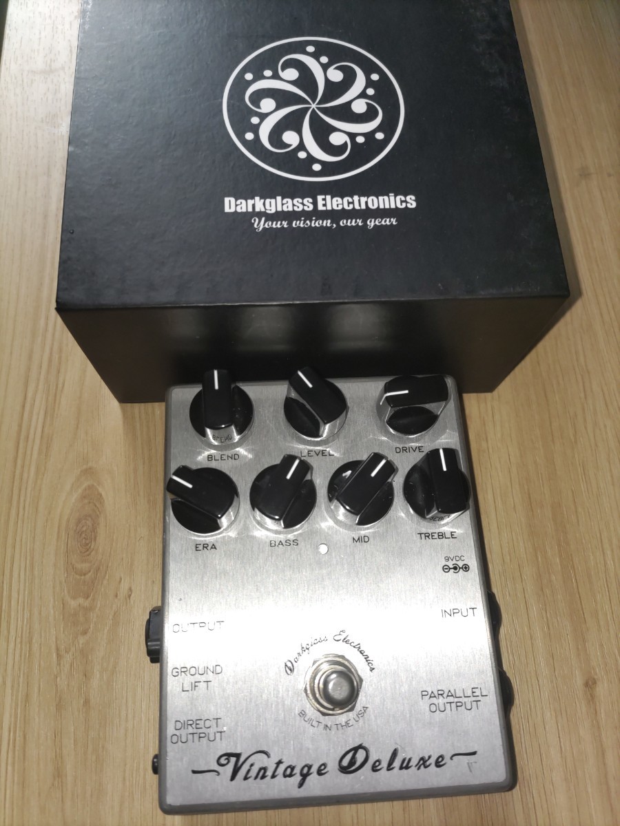 Darkglass Vintage Electronics Bass Pedal Deluxe Microtubes Preamp