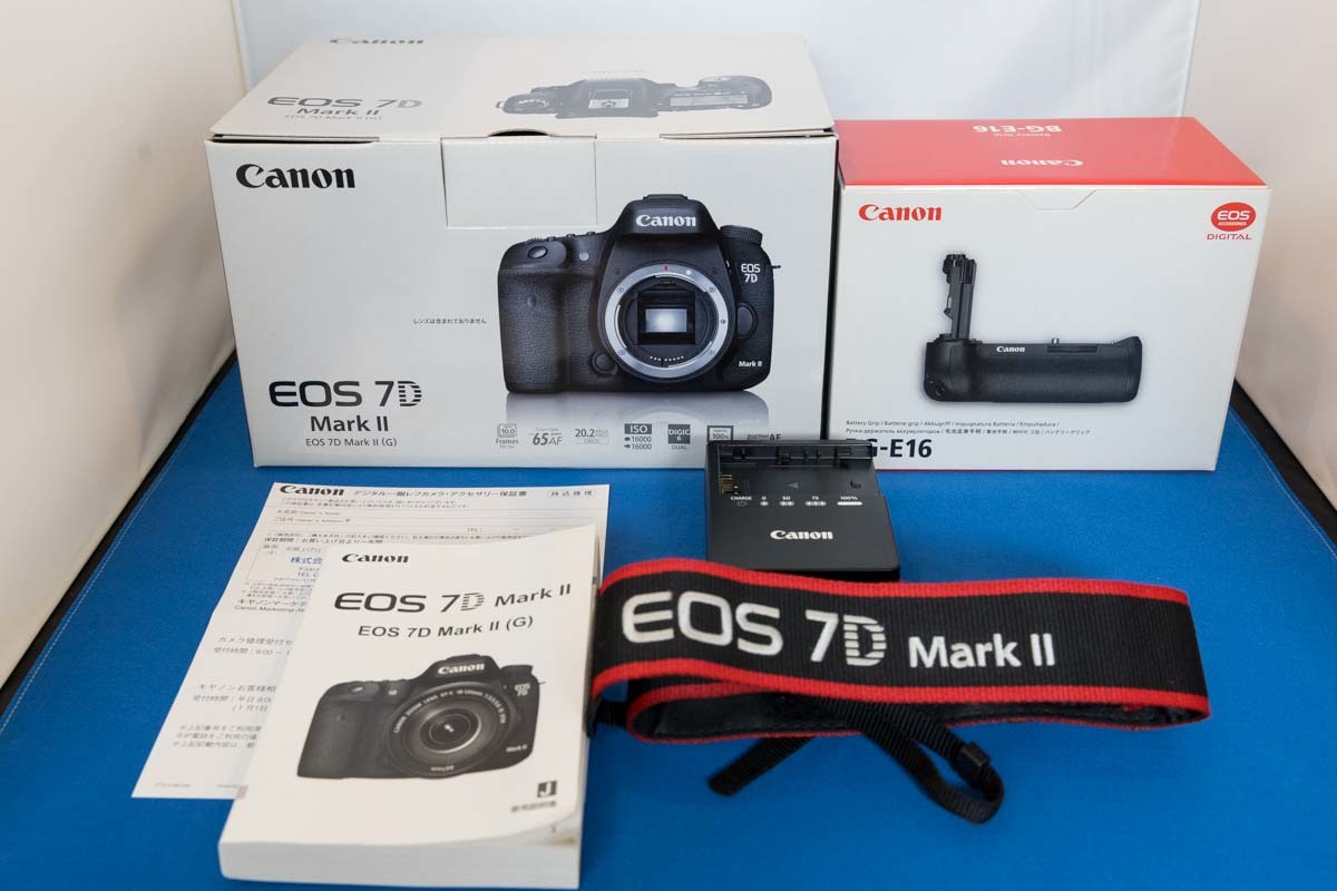Canon EOS 7D MARK Ⅱ ＆ バッテリーグリップ付き キヤノン 【公式通販】