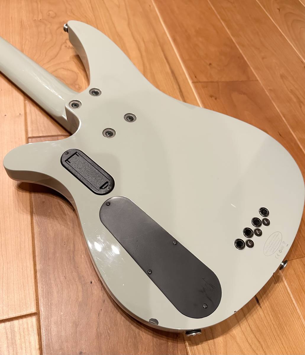 YAMAHA ヤマハ エレキベース RBX4A2M ホワイト＆エアクラフト・グレイ  