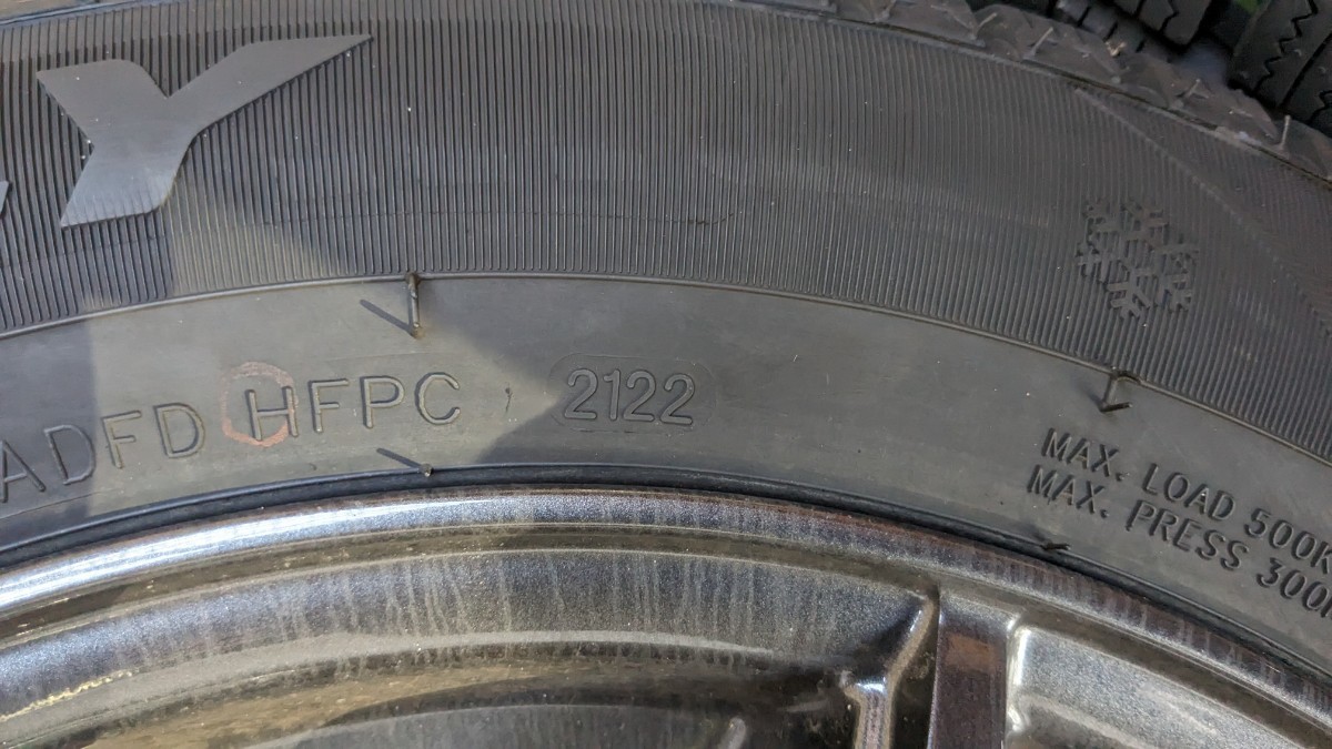 スタッドレスタイヤ　ホイール付き　175/65R15 2022年製造　バリ山です _4