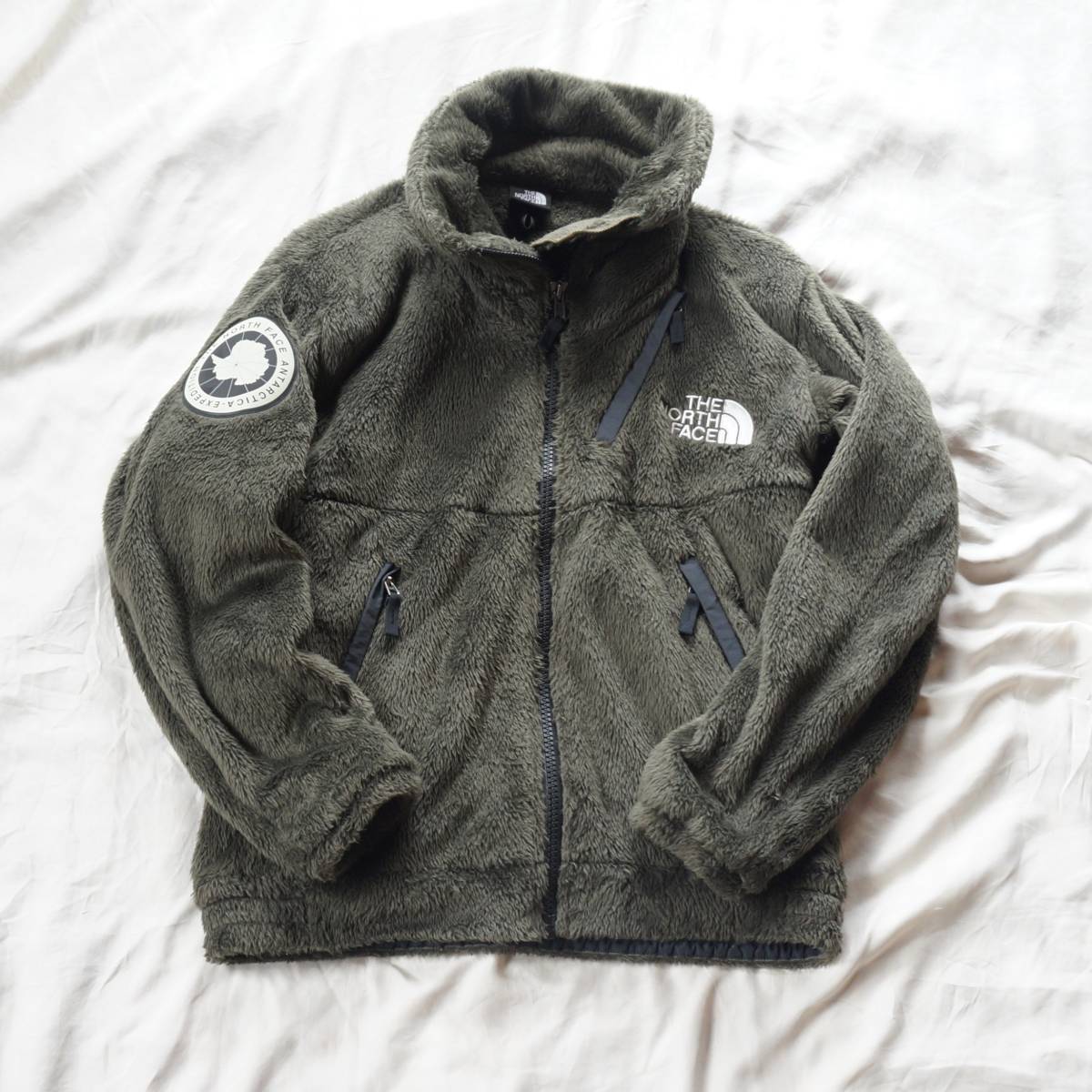 【THE NORTH FACE／ザ ノースフェイス】Ｍ　アンタークティカ バーサ ロフトジャケット　グリーン　カーキ　NA61930 NT