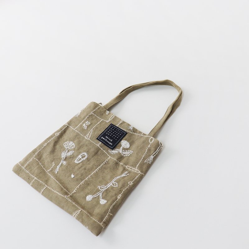 美品 ミナペルホネン mina perhonen garden patchwork 刺繍 ミニバッグ