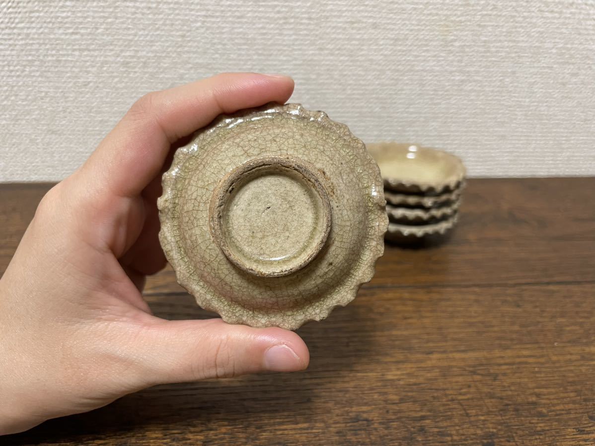 & ひだ皿 瀬戸 Antique 骨董と詩学 御深井焼 手造り灰釉波紋5寸正