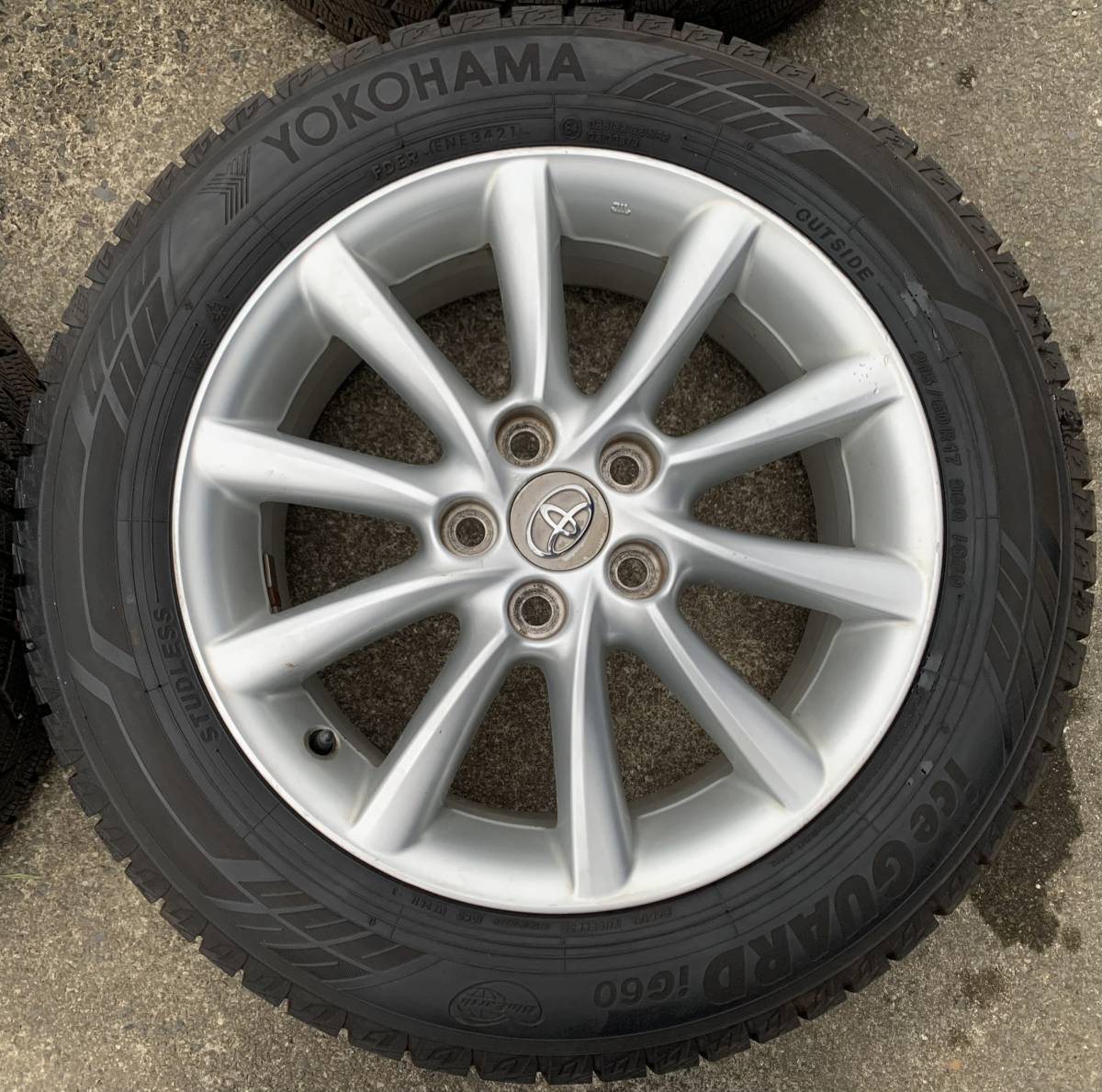 超バリ！タイヤ程度良2021年製!ヨコハマアイスガードIG60 215/60R17と