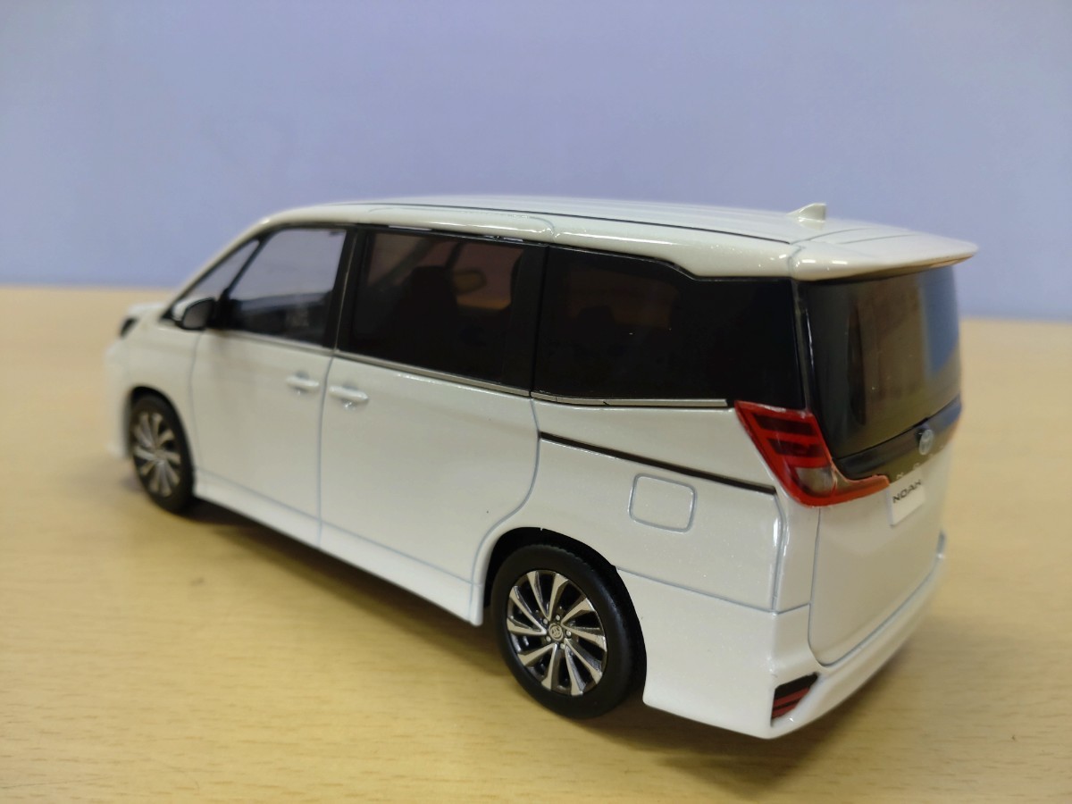 □1/30＃トヨタ＃ノア＃NOAH＃カラーサンプル＃ミニカー＃非売品