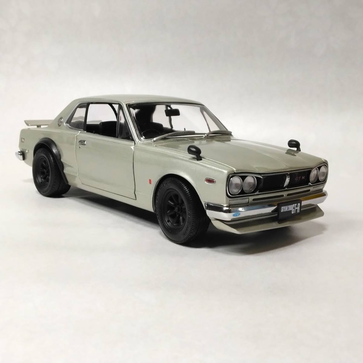 KYOSHO 京商 1/18 日産 スカイライン 2000 GT-R KPGC10 with