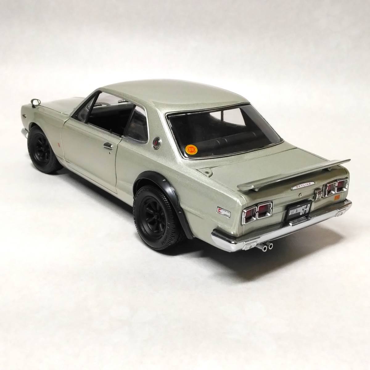 KYOSHO 京商 1/18 日産 スカイライン 2000 GT-R KPGC10 with