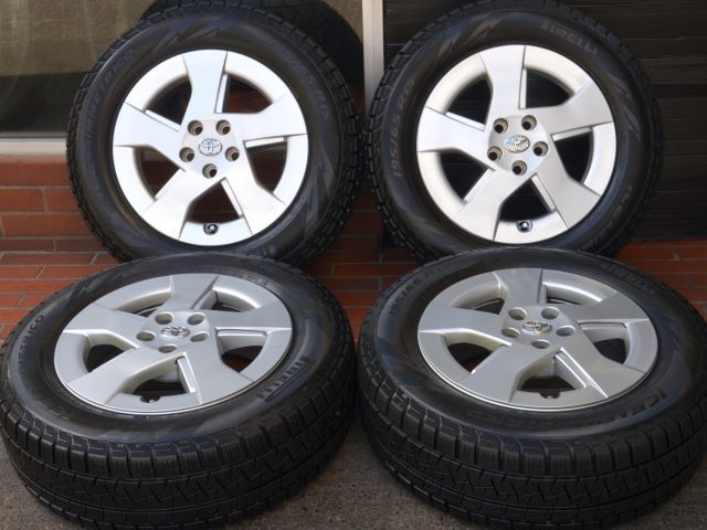 15インチ トヨタ 30 プリウス 純正 15X6.0J PCD 100 5穴 +45 ピレリ アイスアシンメトリコ 195/65R15 スタッドレスタイヤ付き中古セット
