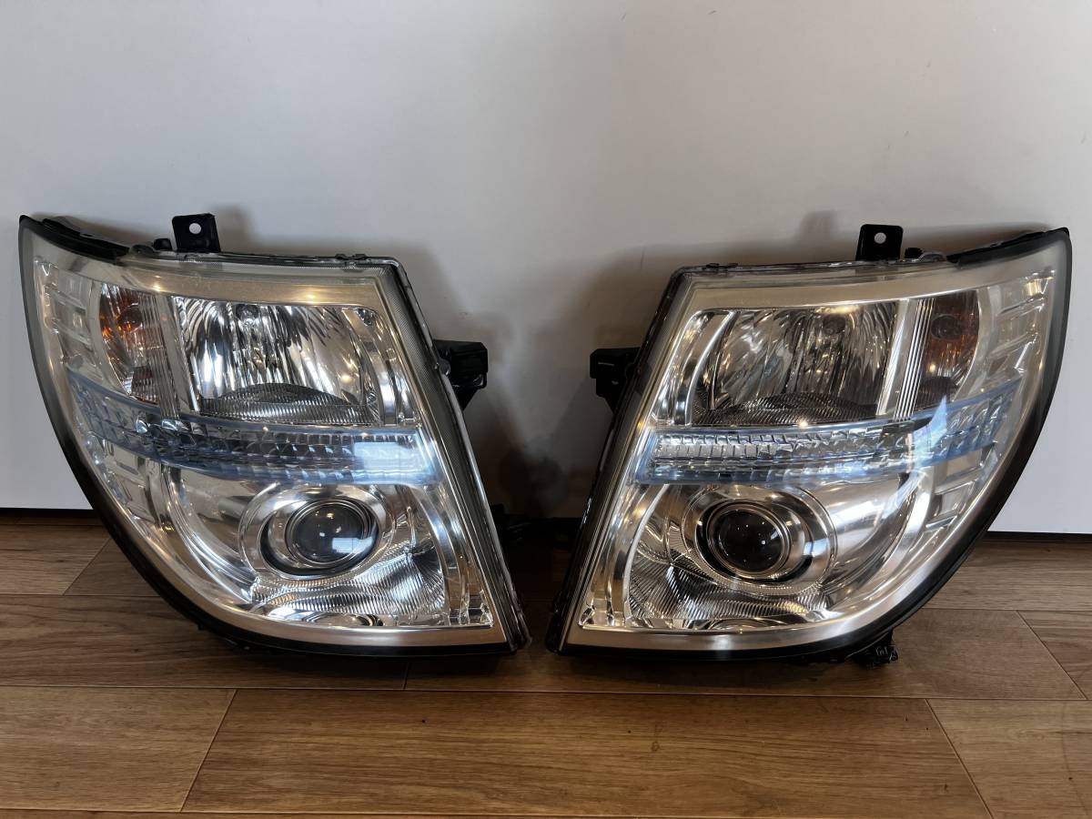 車 エルグランド 左 ブルー ヘッドライト HID KOITO 100-24852