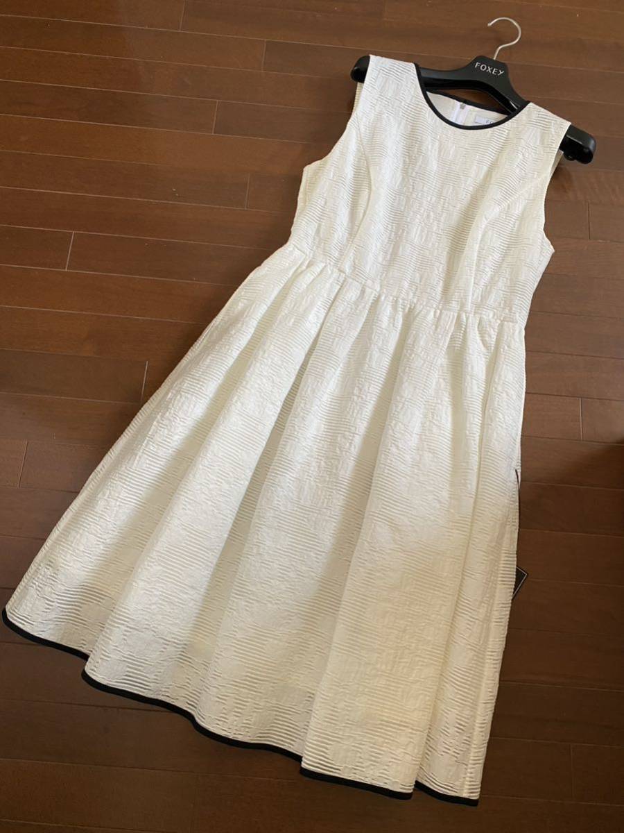 フォクシー　ワンピース　40 新品未使用　　FOXEY