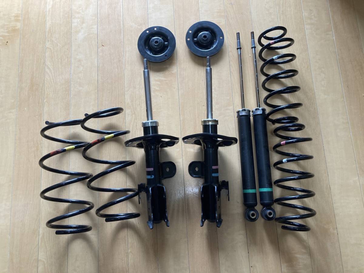 ★新車外し★30 プリウス　純正　サスペンションキット