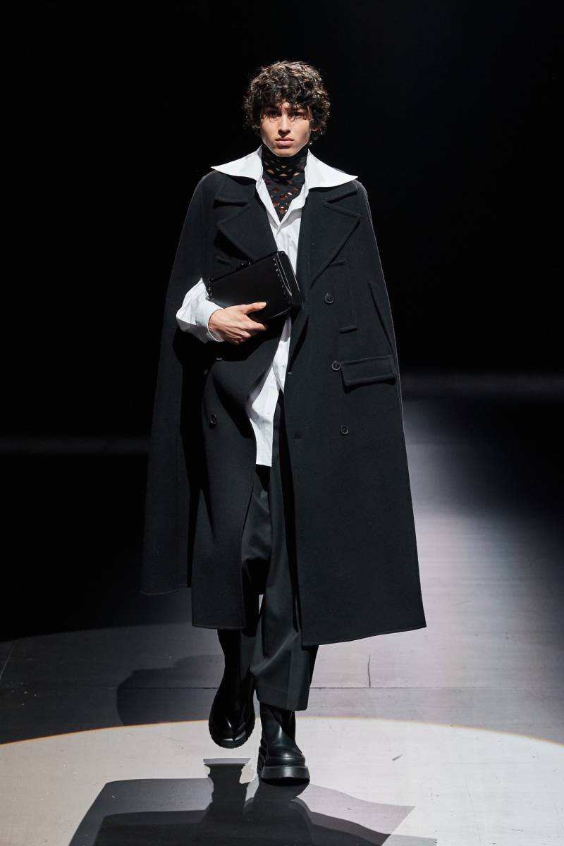 新品同様VALENTINO2021秋冬ウールマントテーラードポンチョ＋シャツセット４６サイズヴァレンティノヴァレンチノルック48黒コート