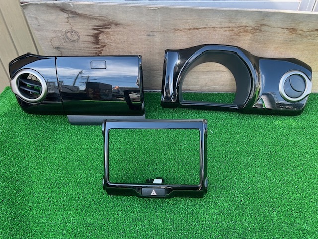 H28年 MR41S ハスラー 内装パネルセット 黒 オーディオパネル メーターフードパネル 小物入れ 中古品 即決 187172 231030 MO 工場