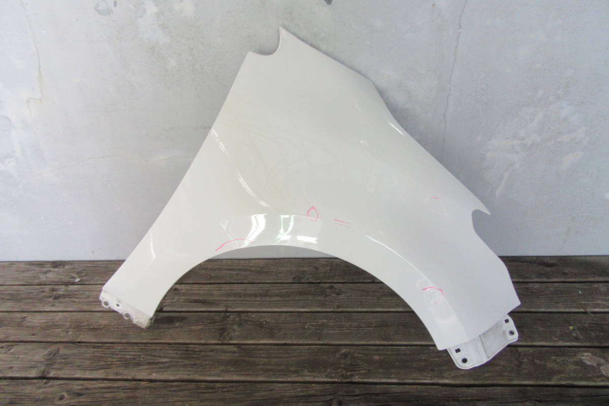 ヤリス 　KSP210 MXPH10　MXPA10 　右フェンダー　231017R8